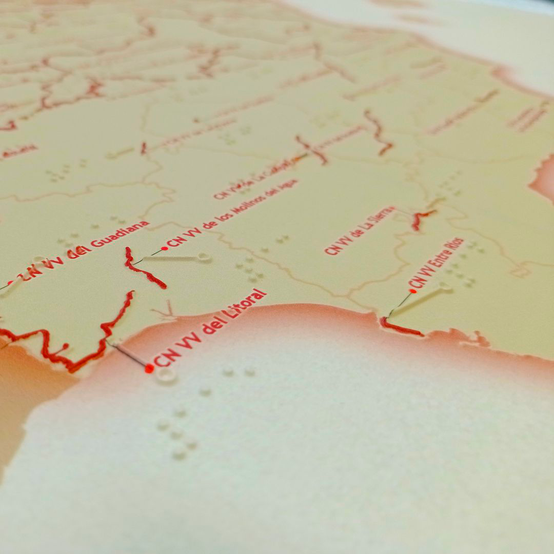 Imagen de detalle del plano háptico elaborado por databraille para el stand de Caminos Naturales en FITUR 20254