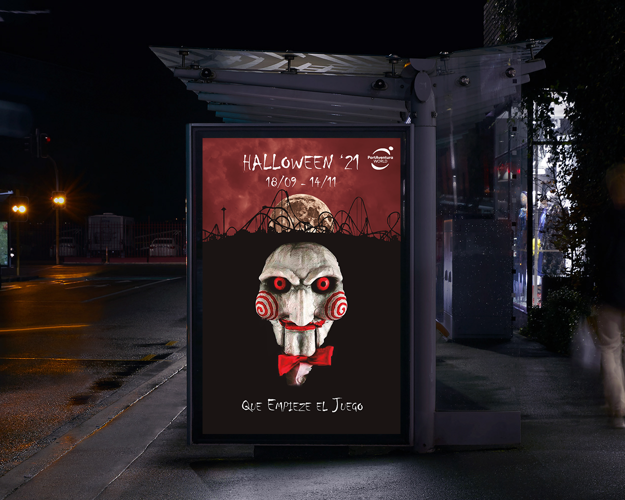 Cartel Portaventura en una marquesina de noche